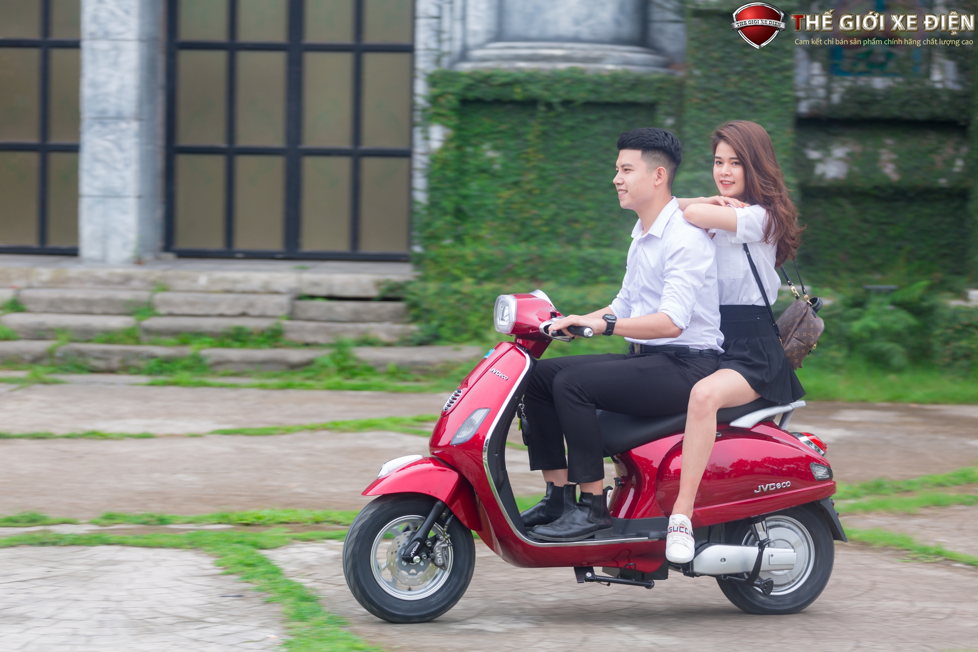xe máy điện jvc vespa đèn vuông