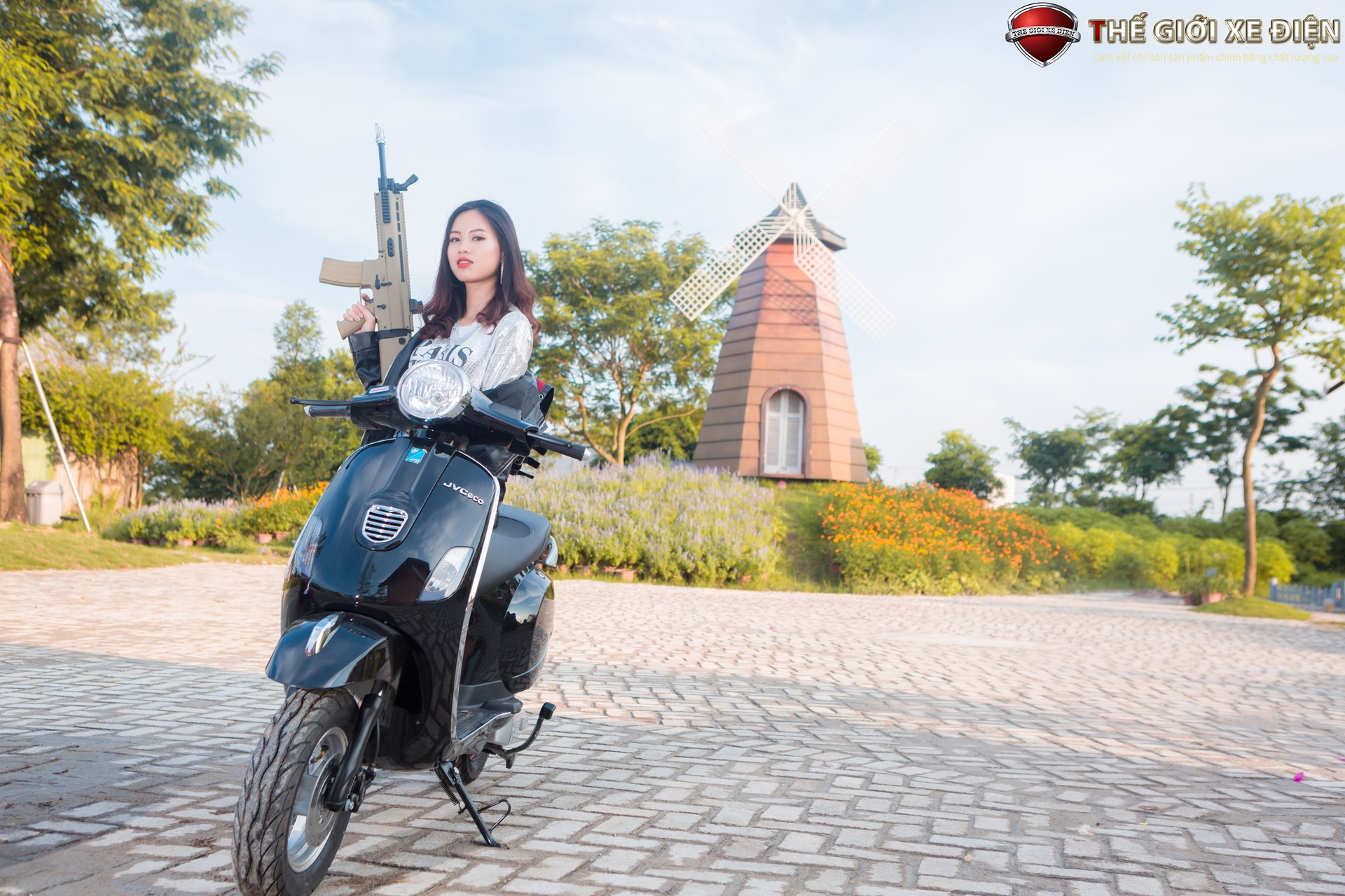 xe điện jvc vespa đèn tròn