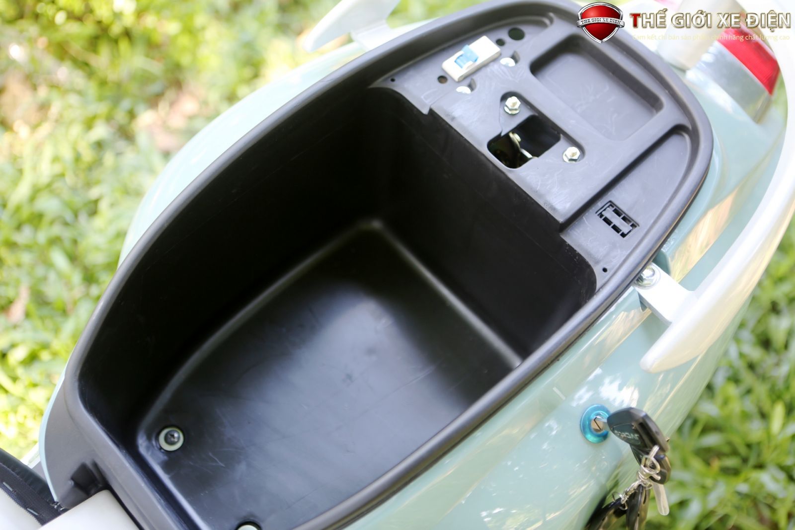xe điện jvc vespa đèn tròn